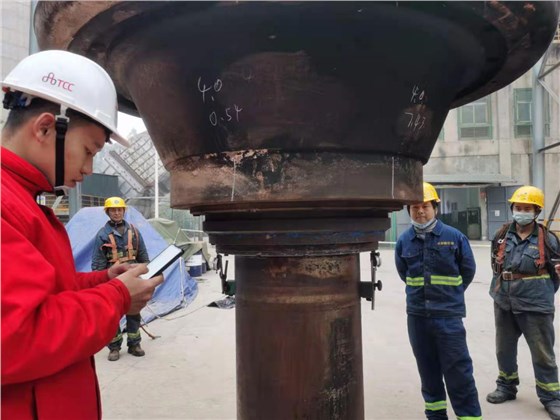 軸承安裝完成，現(xiàn)場測得軸向游隙值，并確定本次安裝到位
