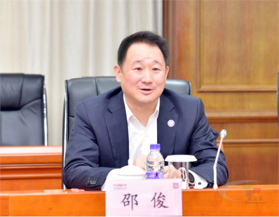 中國水泥網(wǎng)創(chuàng)始人、董事長邵俊